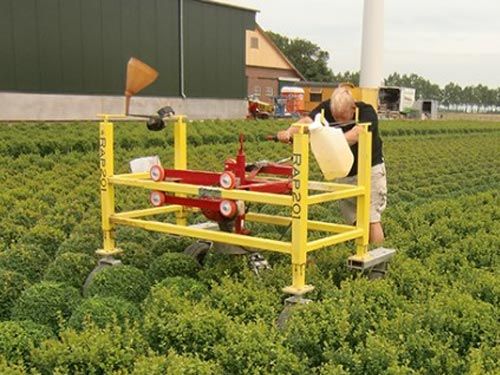 RAP 205 plant pruner in the field