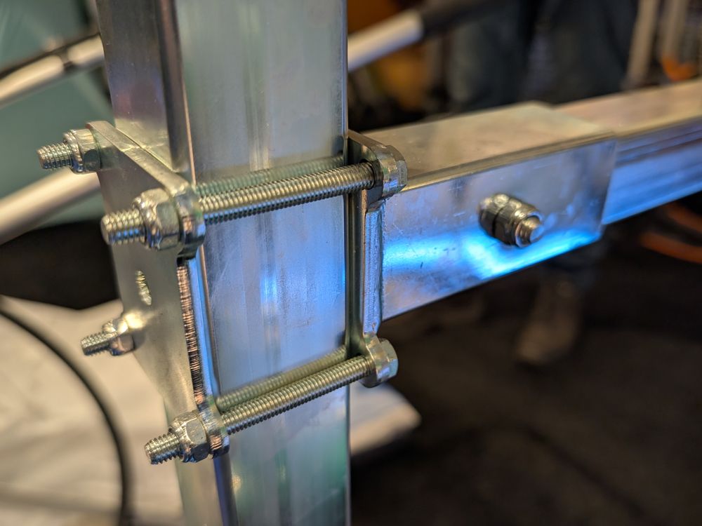 Eazyframe mobile harvesting machine